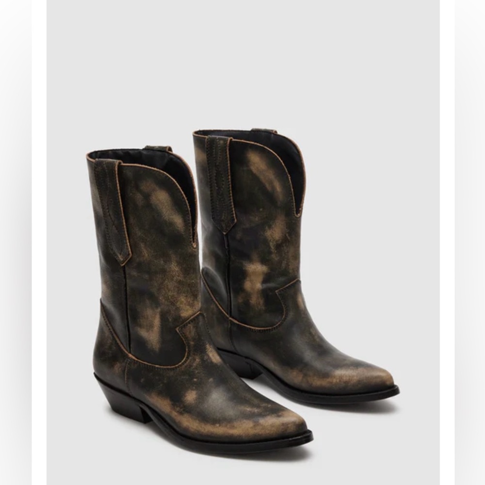 Steve Madden Rumer Brown Distressed Boot